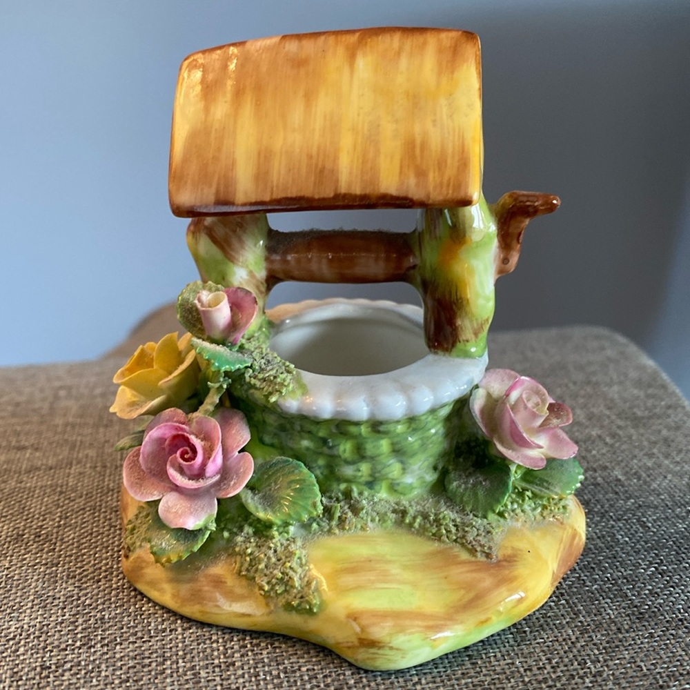 Staffordshire Bone China Wishing Well